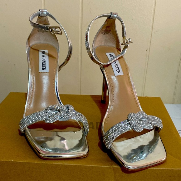 Size 8 Steve Madden heels (Confeti silver) - Picture 1 of 2